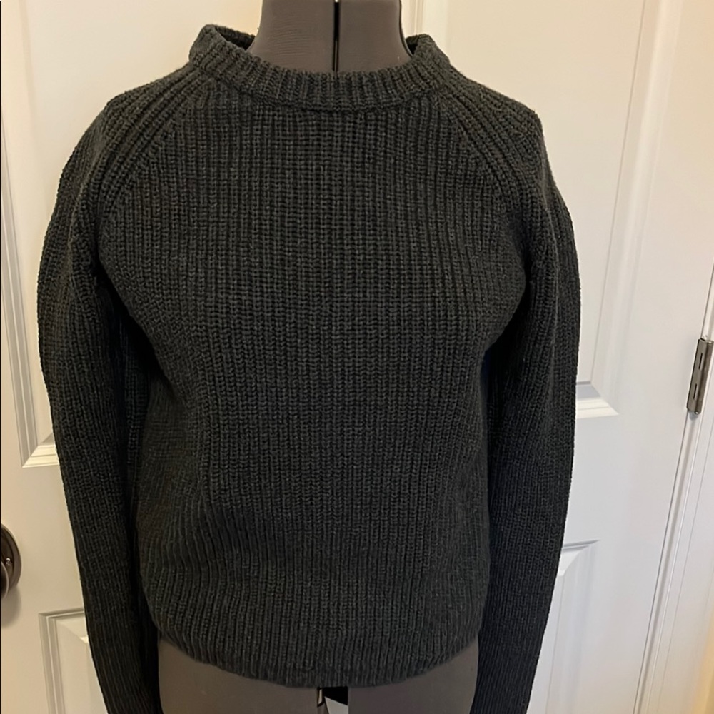 Quince, fisherman knit cotton sweater - charcoal gray - size small